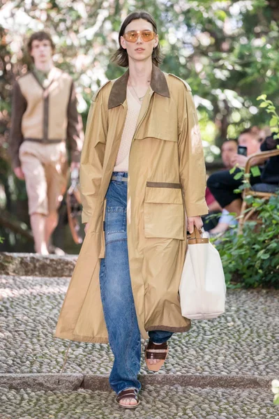 Look 43